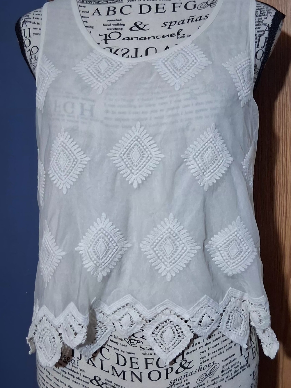 Forever 21 White Embroidered Sleeveless Blouse Medium